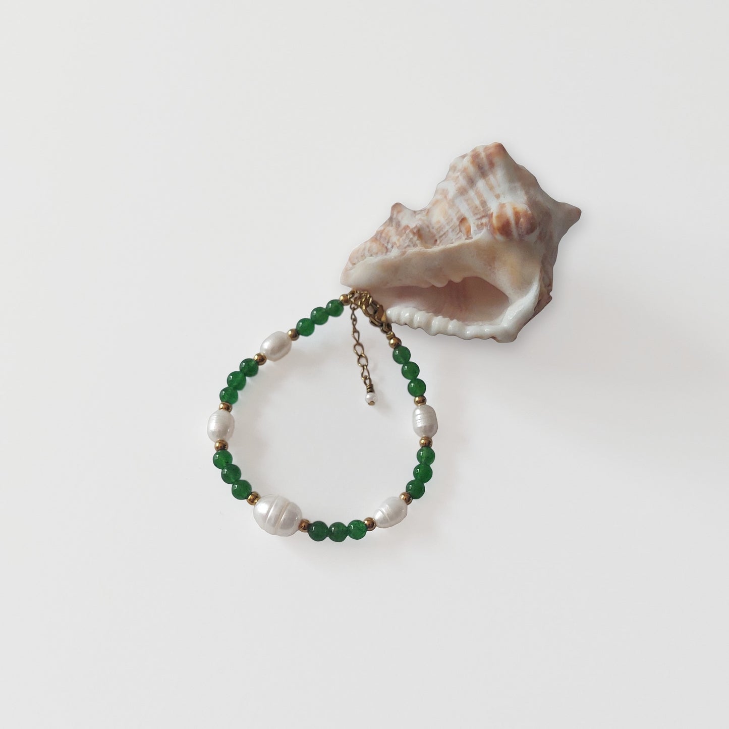 Bracelet en acier inoxydable avec perles vertes d'aventurine et perles d'eau douce