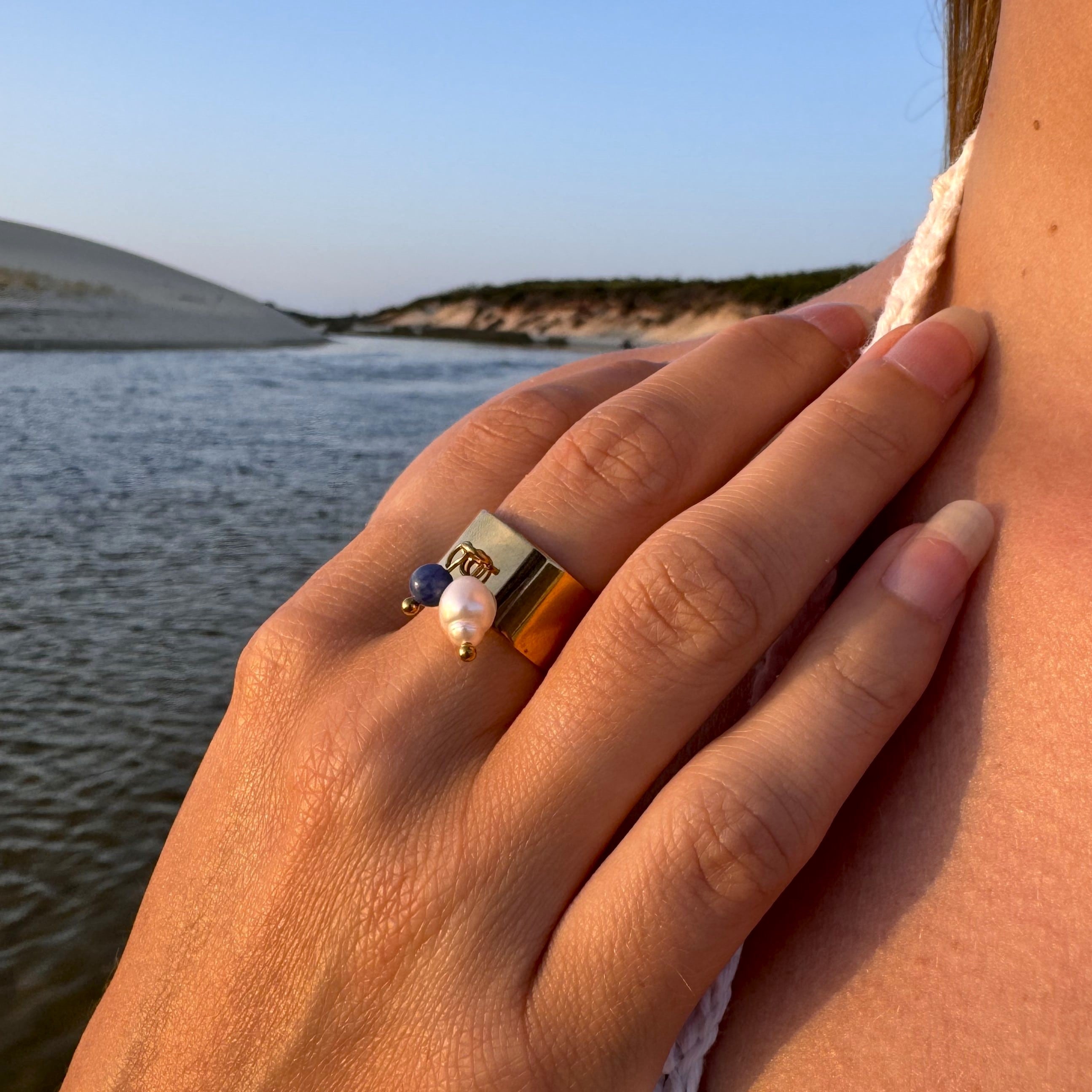 Bague pour femme en acier inoxydable avec breloques perle d'eau douce et pierre semi précieuse
