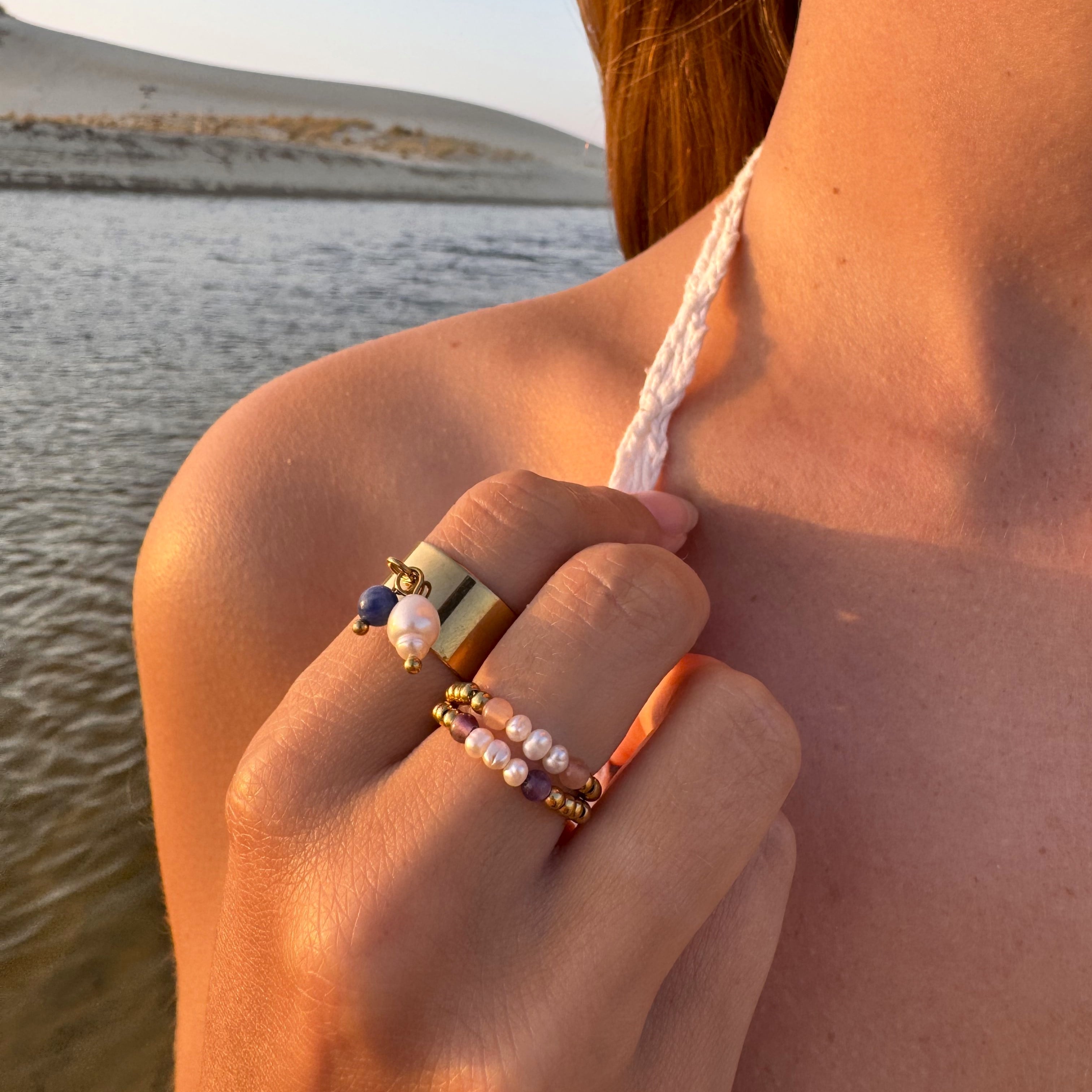 Bague pour femme en acier inoxydable avec breloques perle d'eau douce et pierre semi précieuse