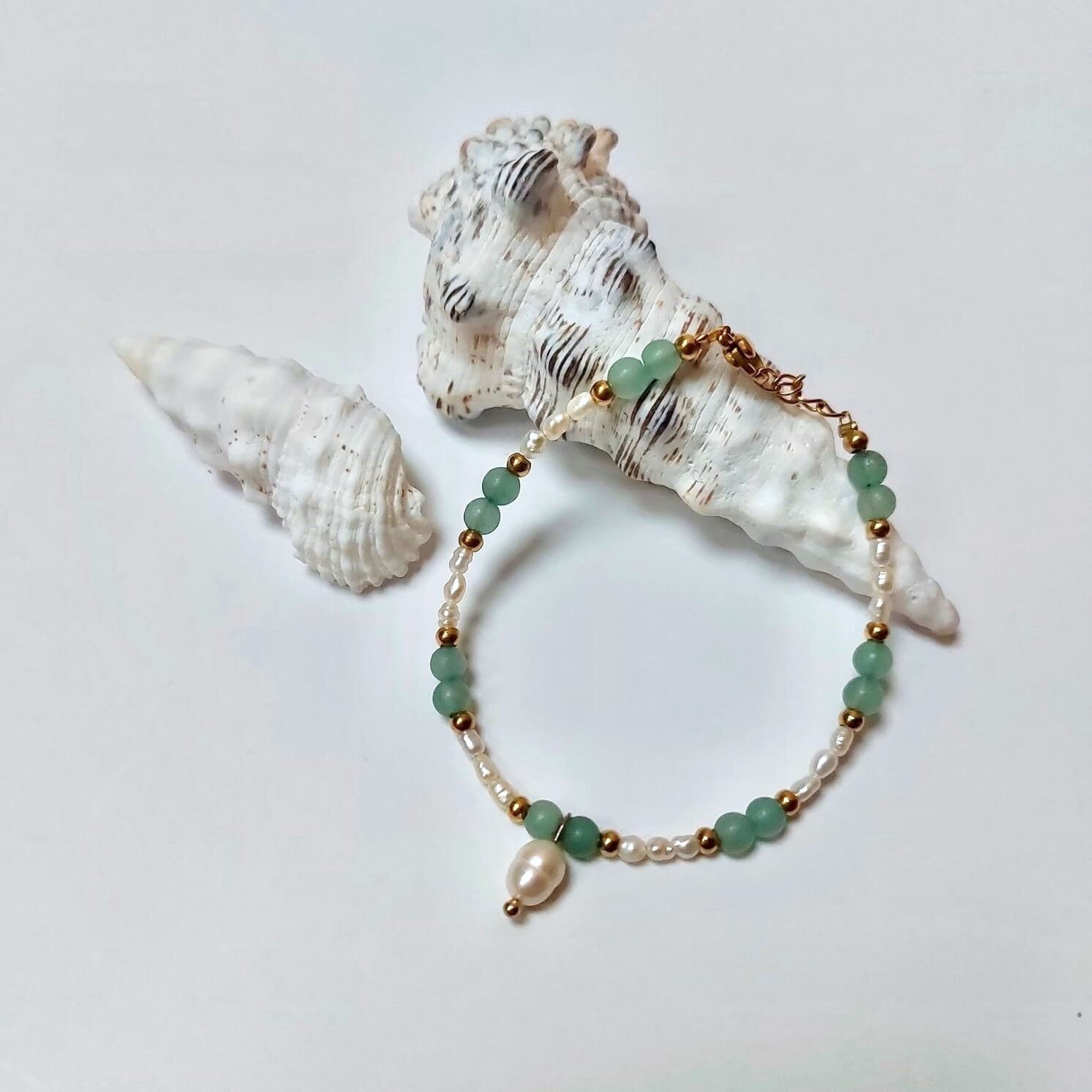 bracelet pour femme en perles d'eau douce et pierre aventurine verte