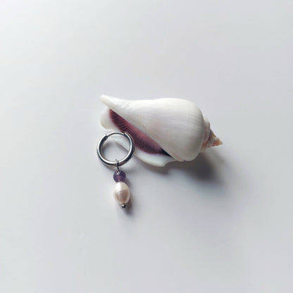 Mono boucle unisexe en acier inoxydable argenté, petite créole avec perle d'eau douce et améthyste.