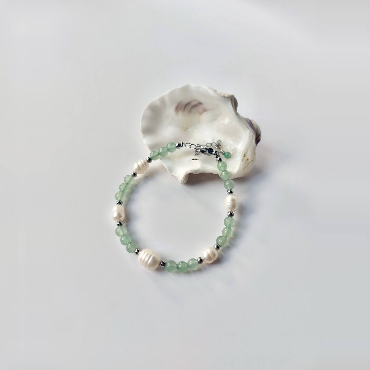 bracelet pour femme en acier inoxydable argenté, perles d'eau douce et pierres d'aventurine verte