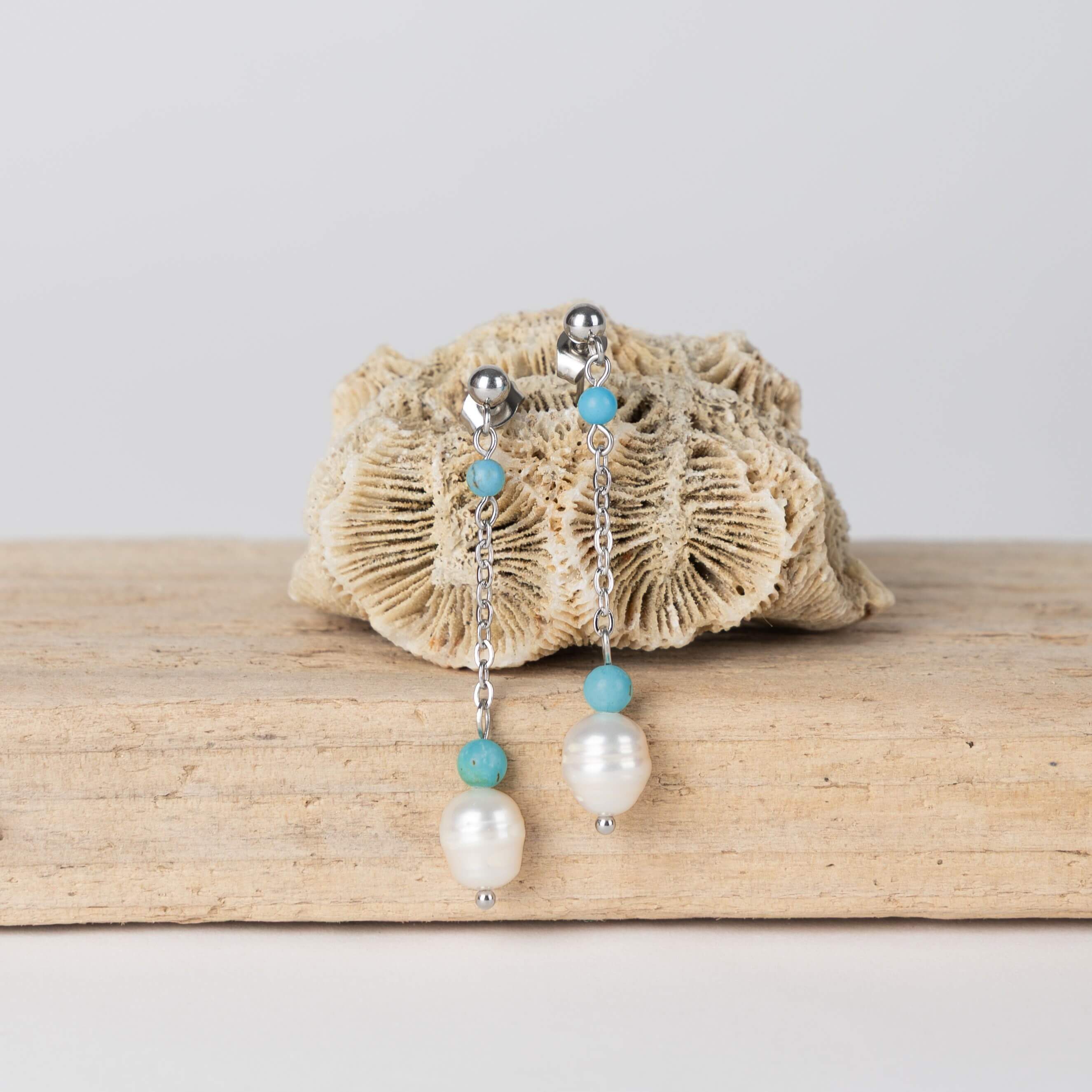 Paire de boucles d'oreilles pendantes en acier inoxydable argenté, perles d'eau douce et turquoise bleue