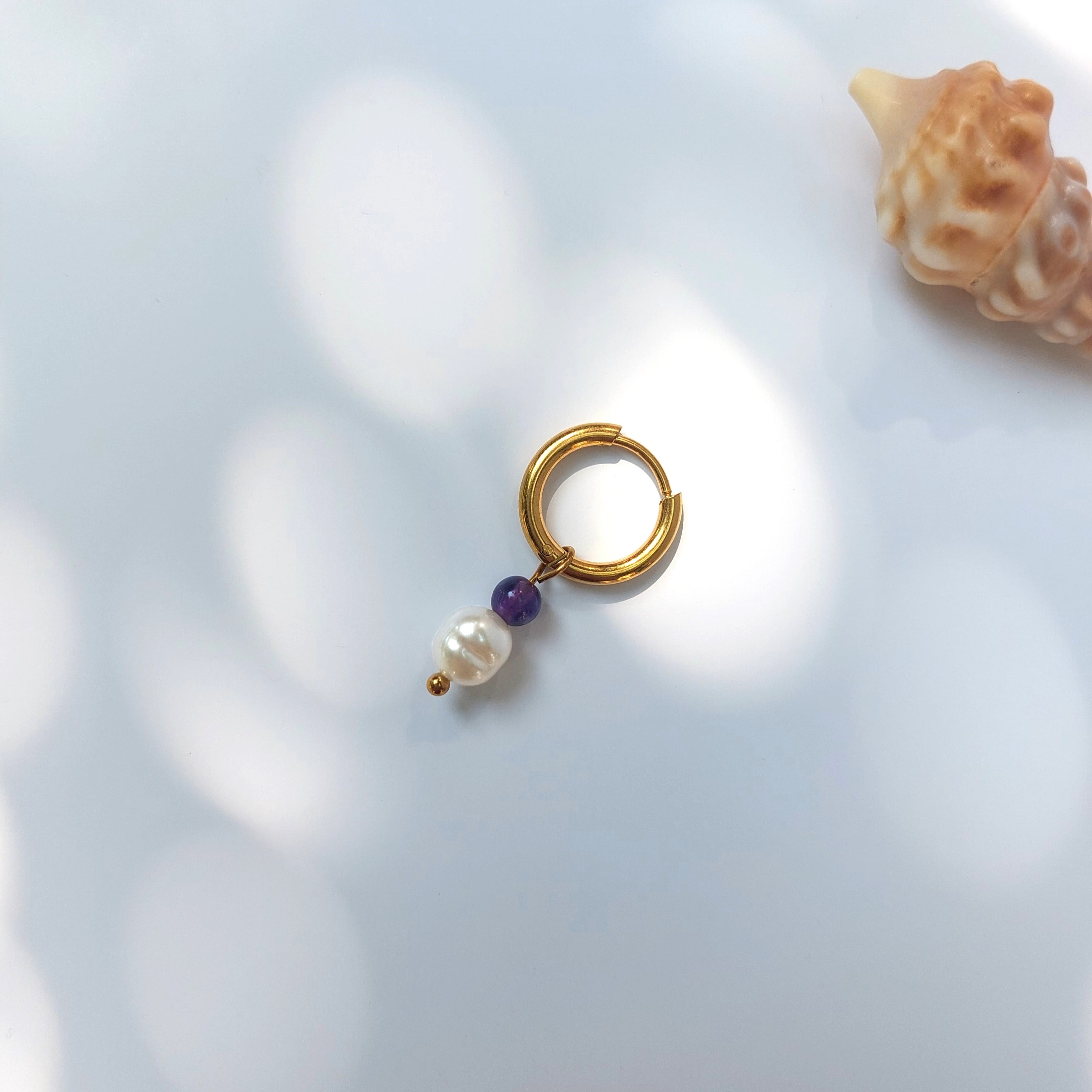 Mono boucle unisexe en acier inoxydable, petite créole avec perle d'eau douce et améthyste.